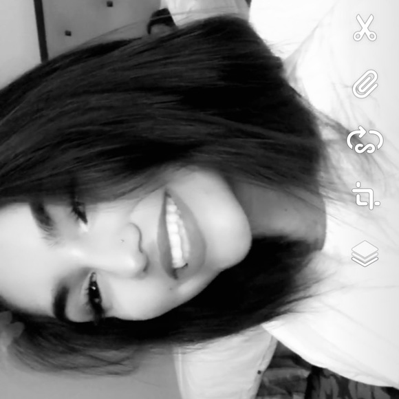 Meet your Posher, Justyne - Picture 1 of 1